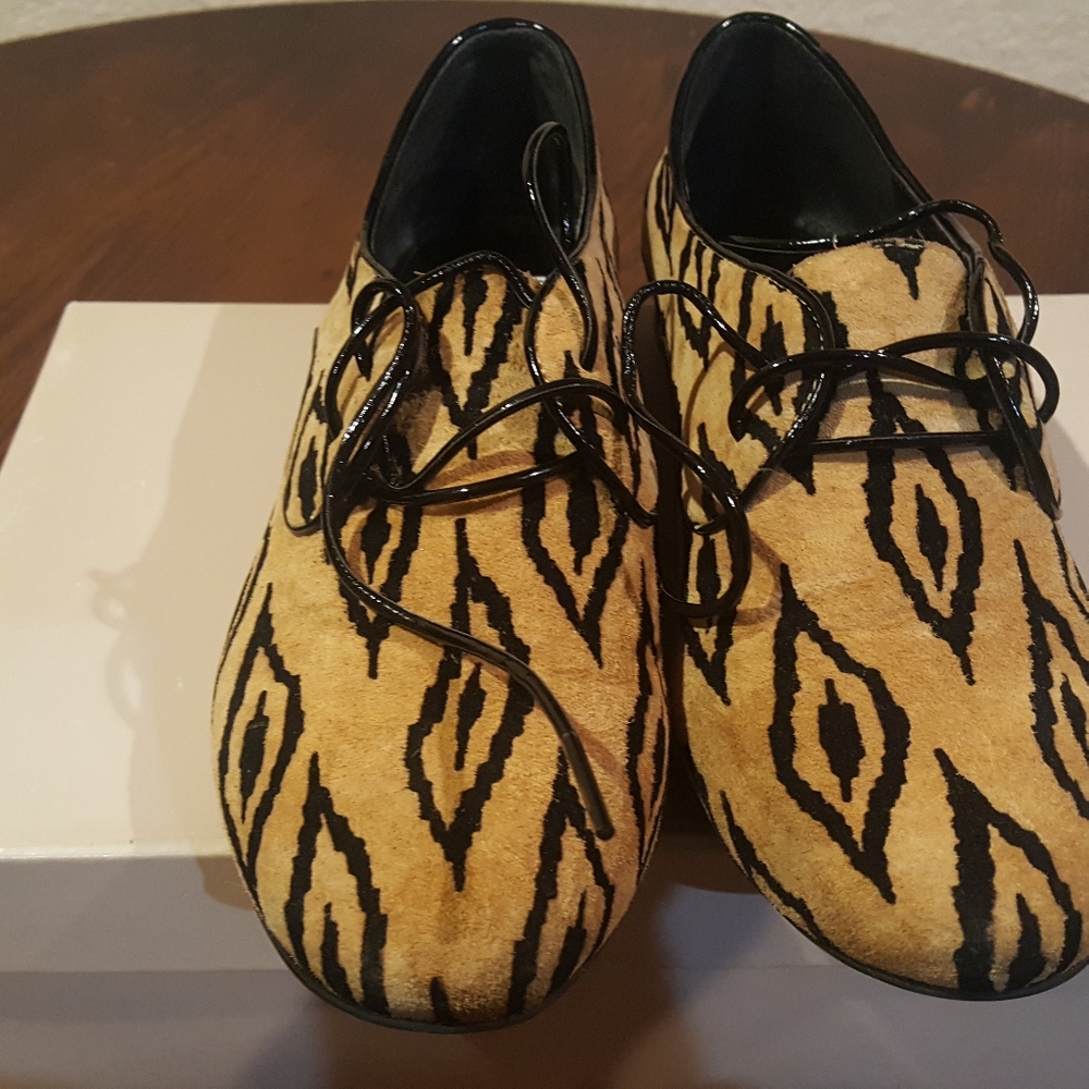 BCBG Loafers - Picture 2 of 6